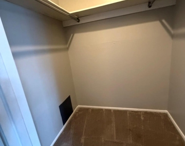 2425 Ashdale Dr - Photo Thumbnail 12