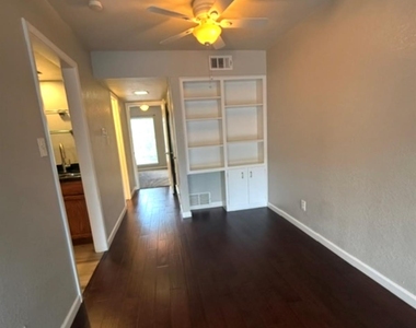 2425 Ashdale Dr - Photo Thumbnail 4