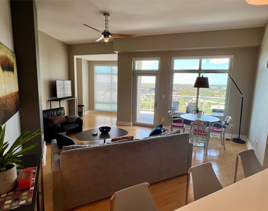 603 Davis St - Photo Thumbnail 4