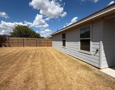1160 Oxford Ln - Photo Thumbnail 12