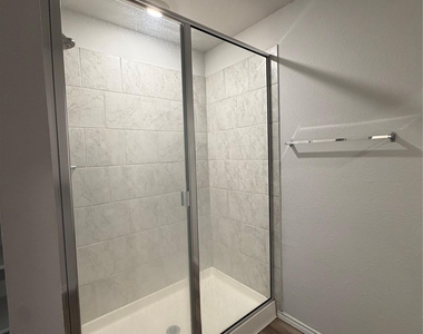 1160 Oxford Ln - Photo Thumbnail 2