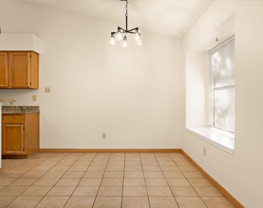 1604 Texas Oak Way - Photo Thumbnail 9