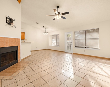 1604 Texas Oak Way - Photo Thumbnail 2