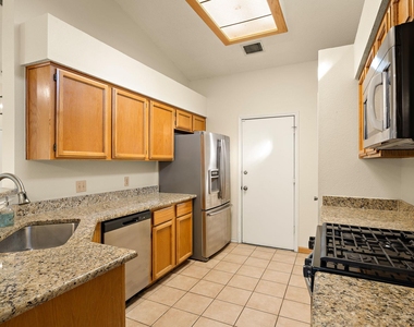 1604 Texas Oak Way - Photo Thumbnail 6