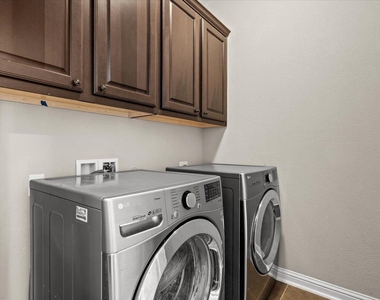 344 Atlanta Park Dr - Photo Thumbnail 22