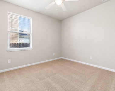 121 Guemal Rd - Photo Thumbnail 8