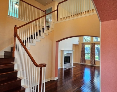 9540 Aire Libre Dr - Photo Thumbnail 24