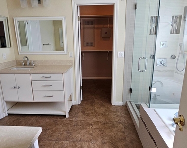 9540 Aire Libre Dr - Photo Thumbnail 17