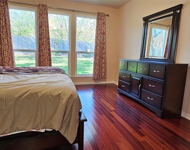 9540 Aire Libre Dr - Photo Thumbnail 16