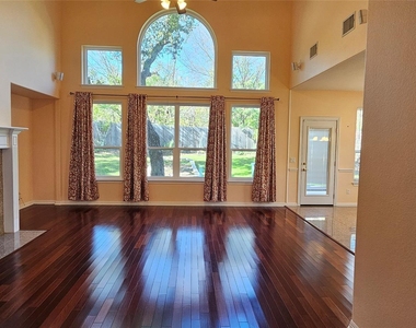 9540 Aire Libre Dr - Photo Thumbnail 1