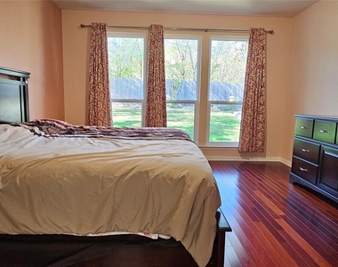9540 Aire Libre Dr - Photo Thumbnail 15