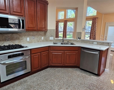9540 Aire Libre Dr - Photo Thumbnail 12