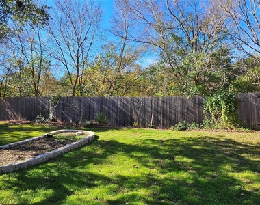 9540 Aire Libre Dr - Photo Thumbnail 36