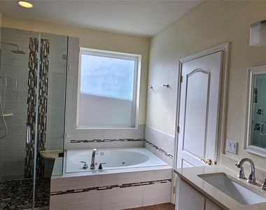 9540 Aire Libre Dr - Photo Thumbnail 18