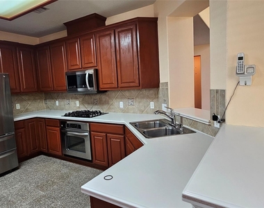 9540 Aire Libre Dr - Photo Thumbnail 13
