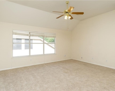 5701 Gorham Glen Ln - Photo Thumbnail 14