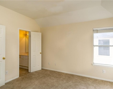 5701 Gorham Glen Ln - Photo Thumbnail 15
