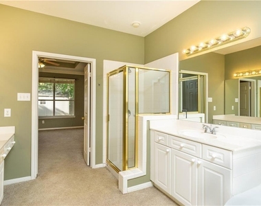 5701 Gorham Glen Ln - Photo Thumbnail 13
