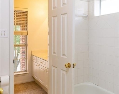 5701 Gorham Glen Ln - Photo Thumbnail 17