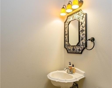 5701 Gorham Glen Ln - Photo Thumbnail 6