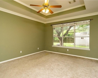 5701 Gorham Glen Ln - Photo Thumbnail 11