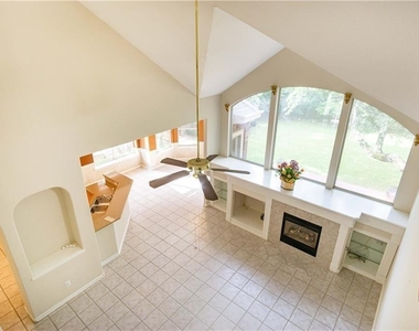 5701 Gorham Glen Ln - Photo Thumbnail 9