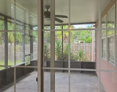 2919 Bent Bow Lane - Photo Thumbnail 6