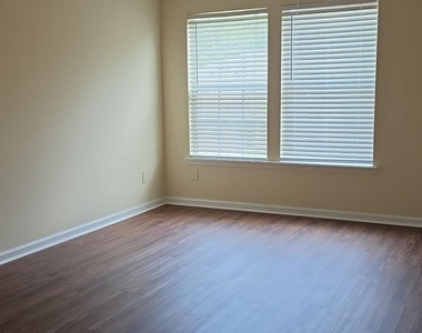 2919 Bent Bow Lane - Photo Thumbnail 16