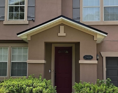 2919 Bent Bow Lane - Photo Thumbnail 1