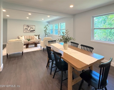 10135 Lake View Road W - Photo Thumbnail 7
