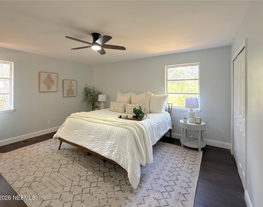 10135 Lake View Road W - Photo Thumbnail 12