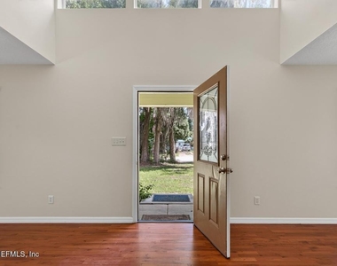 111 Commonwealth Avenue - Photo Thumbnail 7