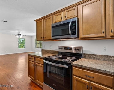 111 Commonwealth Avenue - Photo Thumbnail 21