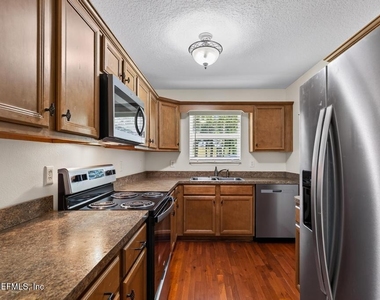 111 Commonwealth Avenue - Photo Thumbnail 18