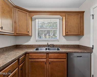 111 Commonwealth Avenue - Photo Thumbnail 19