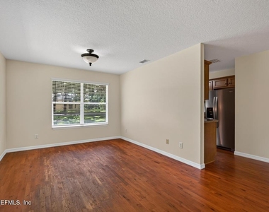 111 Commonwealth Avenue - Photo Thumbnail 10