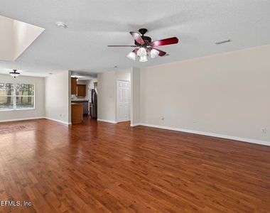 111 Commonwealth Avenue - Photo Thumbnail 16