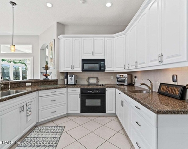 3826 Reedpond Drive N - Photo Thumbnail 25