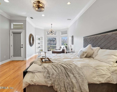 3826 Reedpond Drive N - Photo Thumbnail 12
