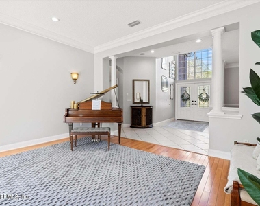 3826 Reedpond Drive N - Photo Thumbnail 7