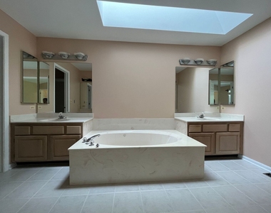 4891 Turnberry Drive - Photo Thumbnail 11
