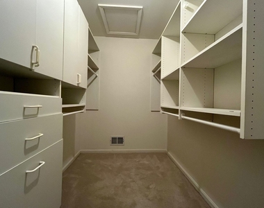 4891 Turnberry Drive - Photo Thumbnail 13
