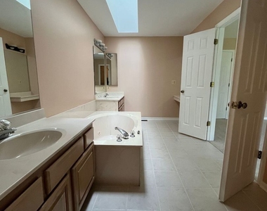 4891 Turnberry Drive - Photo Thumbnail 10