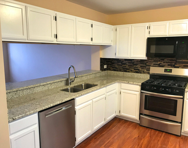 1602 Vermont Drive - Photo Thumbnail 4