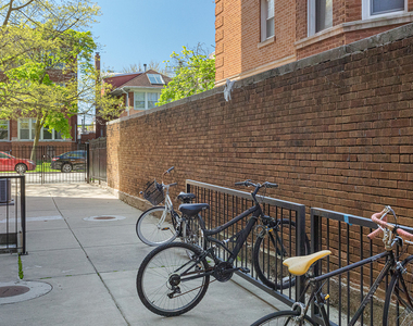 7456 N Greenview Avenue - Photo Thumbnail 7