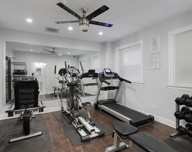 7456 N Greenview Avenue - Photo Thumbnail 6