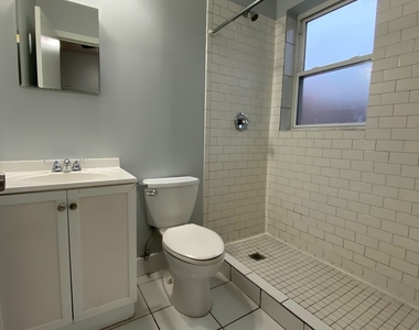 7456 N Greenview Avenue - Photo Thumbnail 5