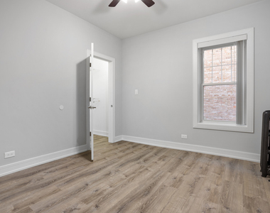 6948 N Wolcott Avenue - Photo Thumbnail 8