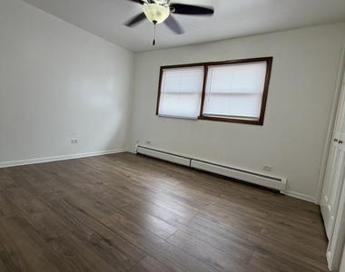 4549 Forest Avenue - Photo Thumbnail 6