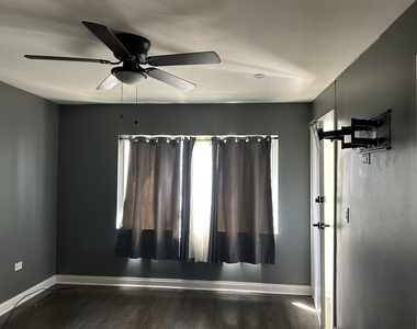 5623 S Hermitage Avenue - Photo Thumbnail 6